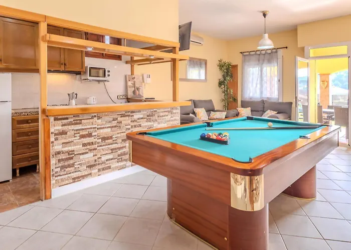 Luz Lloret Con Piscina Вілла